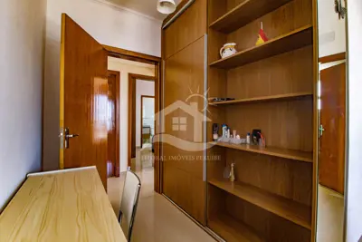 Apartamento - Amplo com 3 dormitórios (sendo 2 suite(s)) a 400,00 metros praia.