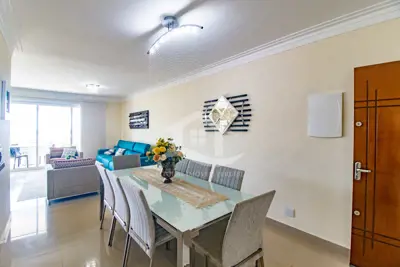Apartamento - Amplo com 3 dormitórios (sendo 2 suite(s)) a 400,00 metros praia.