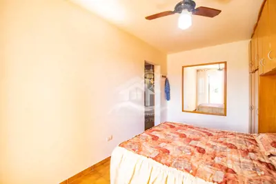 Apartamento - Amplo com 3 dormitórios (sendo 1 suite(s)) a 300,00 metros praia.