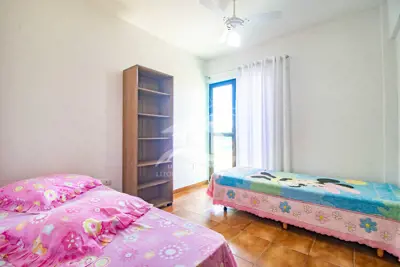 Apartamento - Amplo com 3 dormitórios (sendo 1 suite(s)) a 300,00 metros praia.