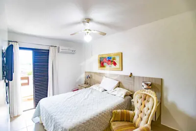 Apartamento - Amplo com 3 dormitórios (sendo 1 suite(s)) a 400,00 metros praia.