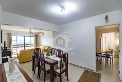 Apartamento - Amplo com 3 dormitórios (sendo 1 suite(s)) a 400,00 metros praia.