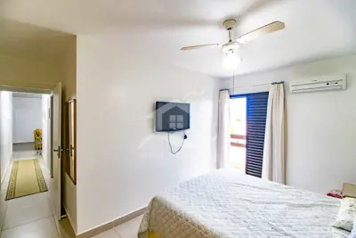 Apartamento - Amplo com 3 dormitórios (sendo 1 suite(s)) a 400,00 metros praia.