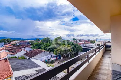 Apartamento - Amplo com 3 dormitórios (sendo 1 suite(s)) a 400,00 metros praia.