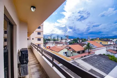 Apartamento - Amplo com 3 dormitórios (sendo 1 suite(s)) a 400,00 metros praia.