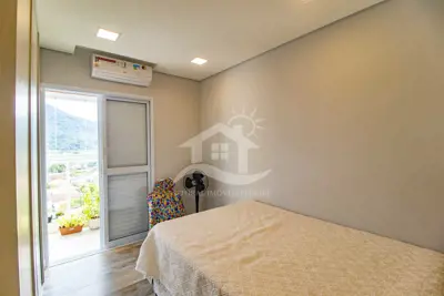 Apartamento - Amplo com 2 dormitórios (sendo 1 suite(s)) a 400,00 metros praia.