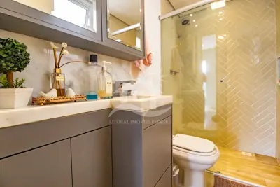 Apartamento - Amplo com 2 dormitórios (sendo 1 suite(s)) a 400,00 metros praia.