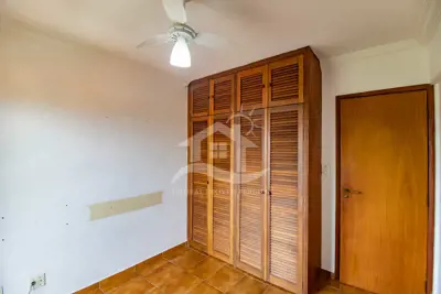 Apartamento - Amplo com 3 dormitórios (sendo 1 suite(s)) a 400,00 metros praia.