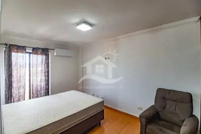 Apartamento - Amplo com 3 dormitórios (sendo 1 suite(s)) a 400,00 metros praia.