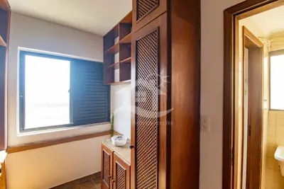 Apartamento - Amplo com 3 dormitórios (sendo 1 suite(s)) a 400,00 metros praia.