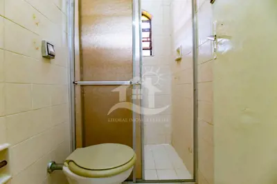 Casa - Sobrado com 3 quartos (sendo 1 suite(s)) a 800,00 metros praia.