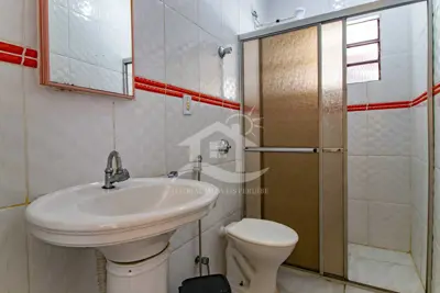 Casa - Sobrado com 3 quartos (sendo 1 suite(s)) a 800,00 metros praia.