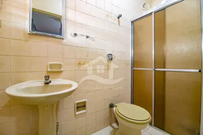 Casa - Sobrado com 3 quartos (sendo 1 suite(s)) a 800,00 metros praia.