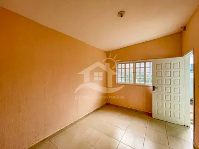 Casa - Térrea com 2 dormitórios (sendo 1 suite(s)) a 1800,00 metros praia.