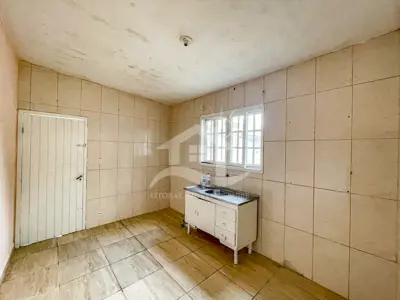 Casa - Térrea com 2 dormitórios (sendo 1 suite(s)) a 1800,00 metros praia.