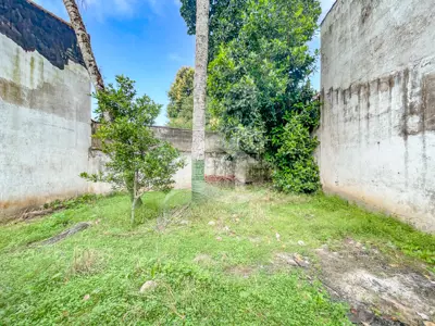Casa - Térrea com 2 dormitórios (sendo 1 suite(s)) a 1800,00 metros praia.