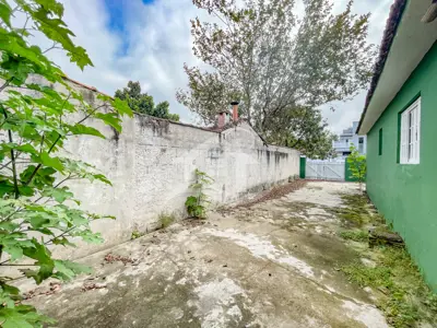 Casa - Térrea com 2 dormitórios (sendo 1 suite(s)) a 1800,00 metros praia.