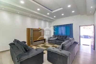 Casa - Térrea com 3 dormitórios (sendo 3 suite(s)) a 180,00 metros praia.