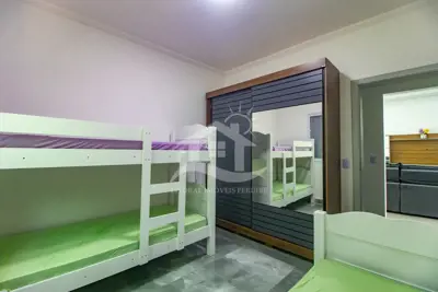 Casa - Térrea com 3 dormitórios (sendo 3 suite(s)) a 180,00 metros praia.