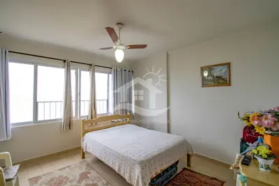 Apartamento - Amplo com 1 dormitórios (sendo 0 suite(s)) a 10,00 metros praia.