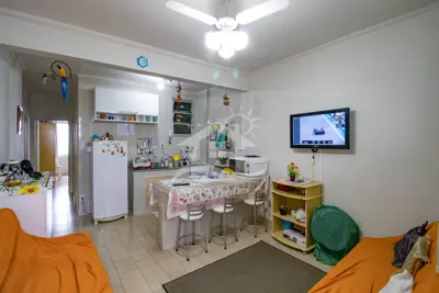 Apartamento - Amplo com 1 dormitórios (sendo 0 suite(s)) a 10,00 metros praia.